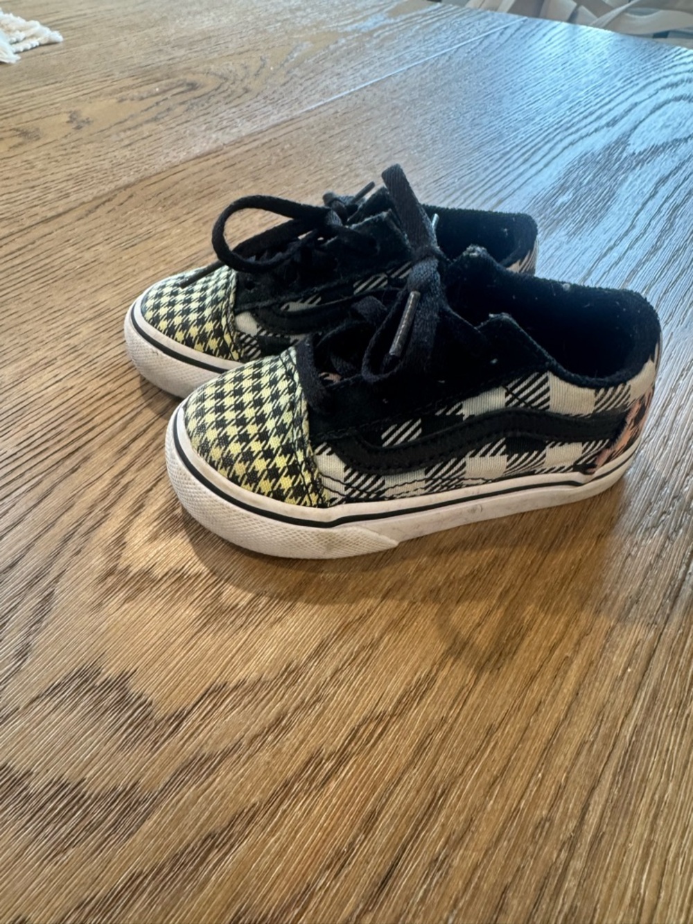 Toddler Vans Size 6 – Gently Worn Trendy Pattern Sneakers